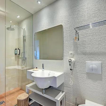 Otel Bor 3*